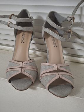 ShoeDazzle "Taneeka" Gray/Pink Double-Strap Heeled Sandals